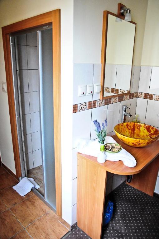Osrodek Uslug Hotelarskich Kinga Wieliczka Quarto foto