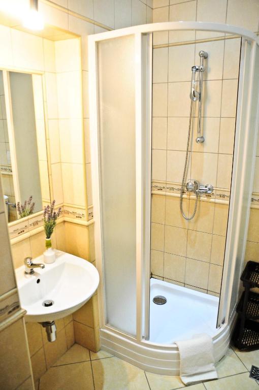 Osrodek Uslug Hotelarskich Kinga Wieliczka Quarto foto