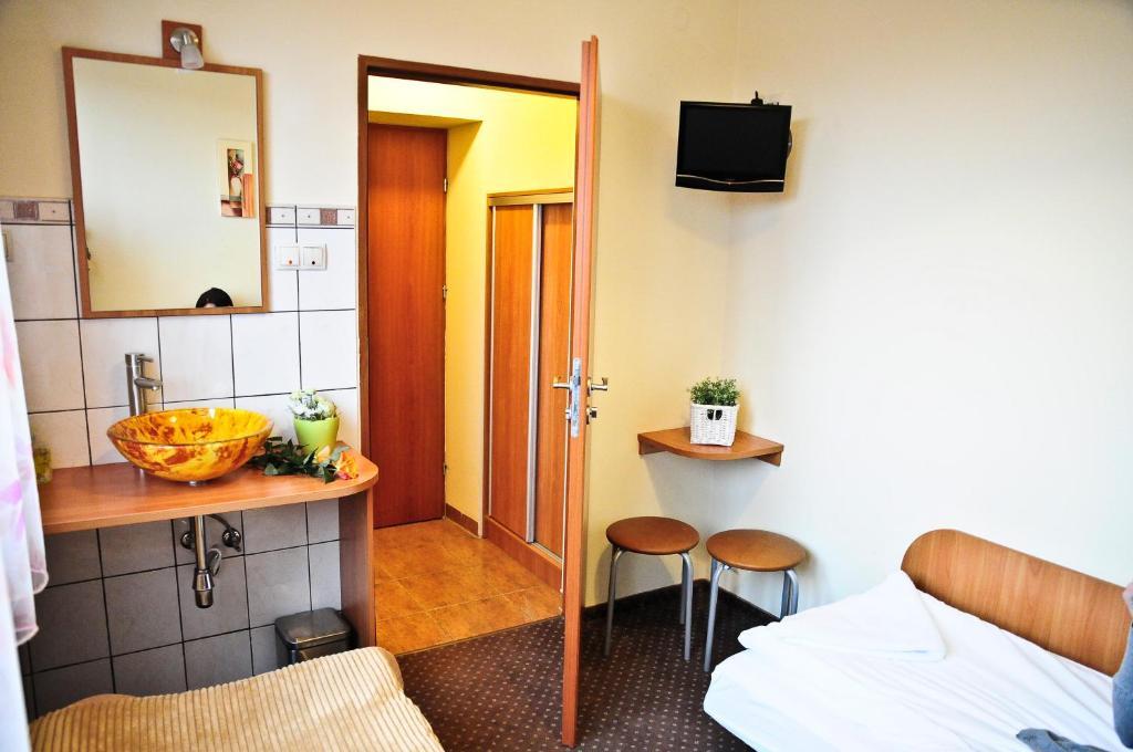 Osrodek Uslug Hotelarskich Kinga Wieliczka Quarto foto